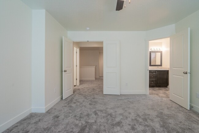 Building Photo - Modern 4-Bed Stand-Alone Home with Fenced Patio