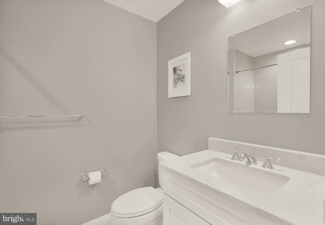 Building Photo - 4516 N Chelsea Ln