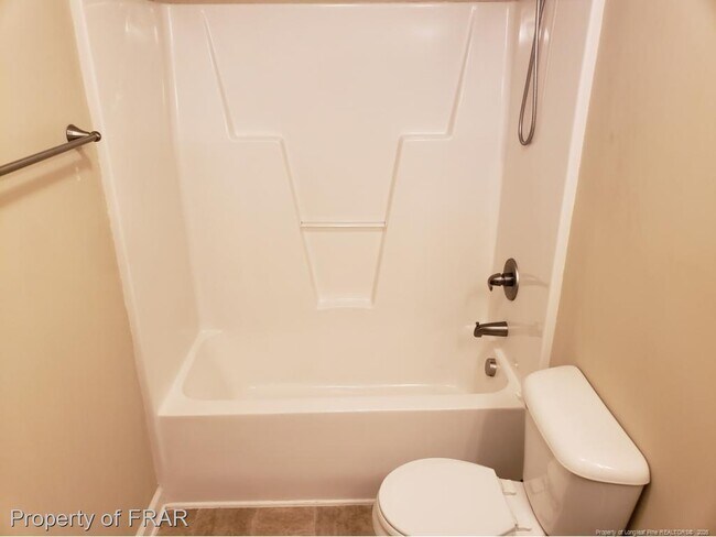 Building Photo - 211 Rainmaker St
