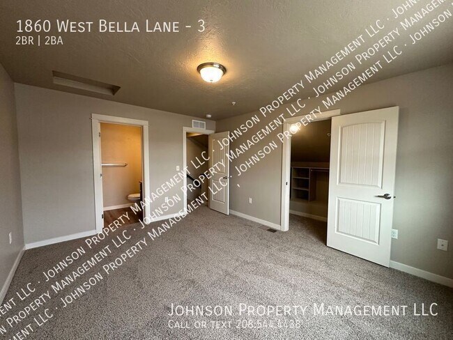 Building Photo - 1860 W Bella Ln