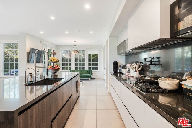 Building Photo - 3880 Prado del Trigo