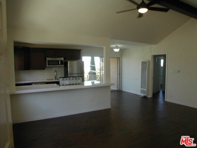 Building Photo - 1326 Ridgeley Dr