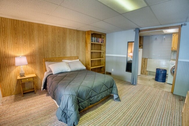 Building Photo - Monthly Waterfront Cabin with Slip