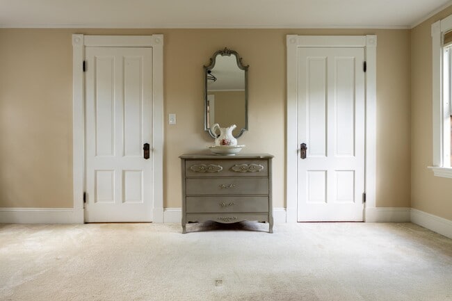 Building Photo - 37 Main Rd N