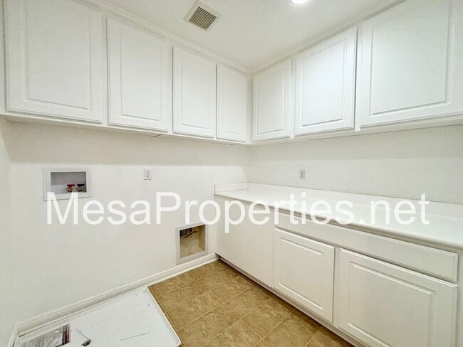 Building Photo - 12425 Deborah Pl