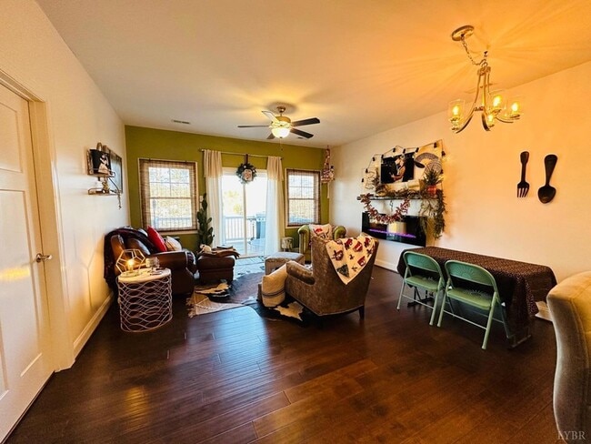 Building Photo - 1313 Emerald View Ct