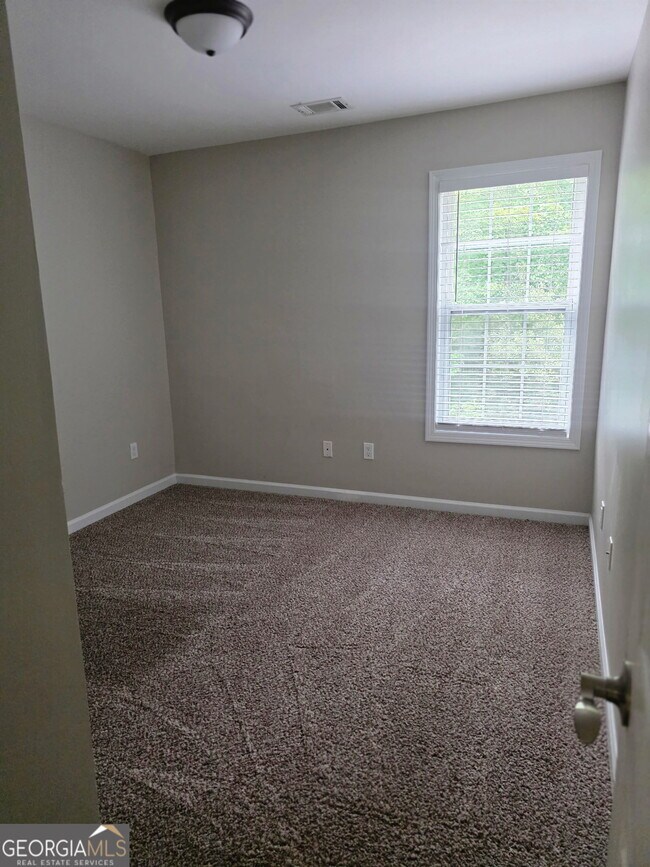 Building Photo - 2257 Roseberry Ln