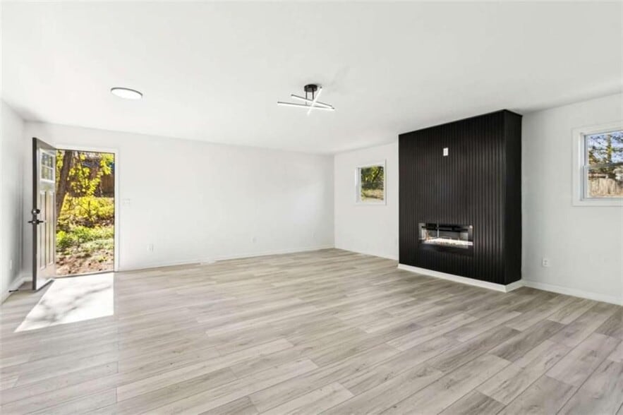 Building Photo - 597 Paper Mill Rd