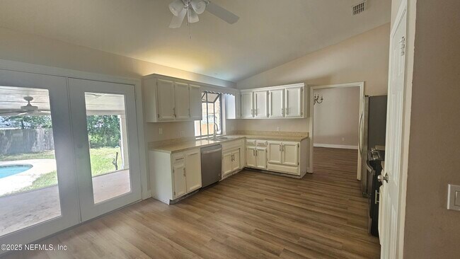 Building Photo - 2612 Bottomridge Dr