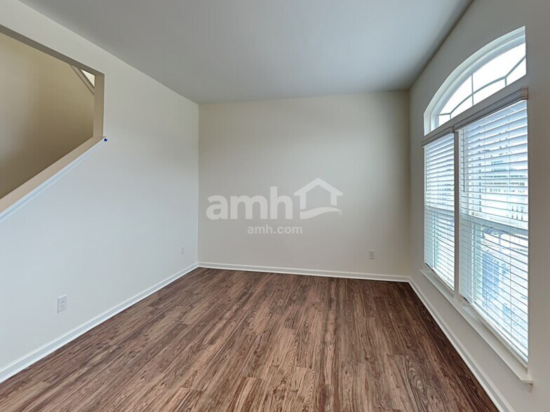 Building Photo - 612 Hamilton Park Dr