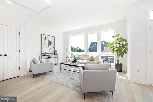 Building Photo - 1631 Blacksmith Wy