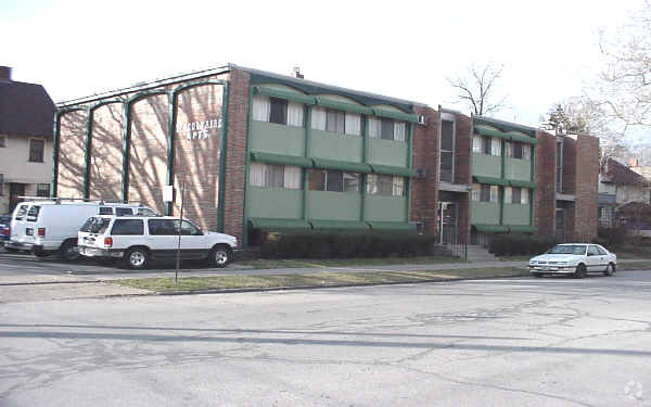 Primary Photo - Lincolnaire Apartments