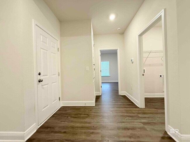 Building Photo - 30837 Semper Dr