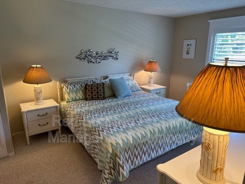 Building Photo - 7113 Quail Run Ct W