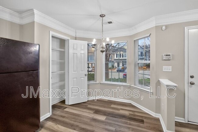 Building Photo - 837 Crestwell Cir