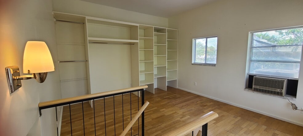 Building Photo - 817 Slate Ave NW