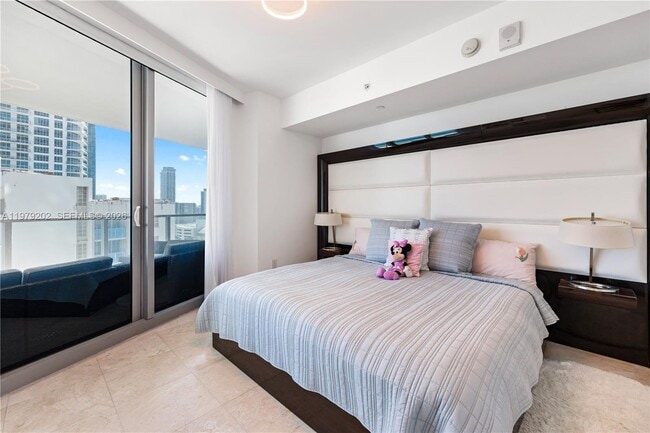 Building Photo - 3101 S Ocean Dr