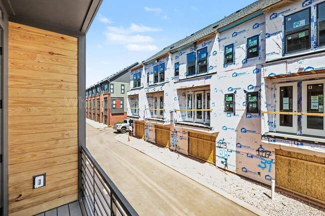 Building Photo - 2146 N Graham St