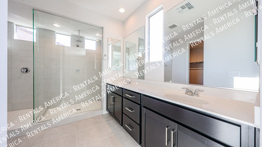 Building Photo - 17611 W Missouri Ave