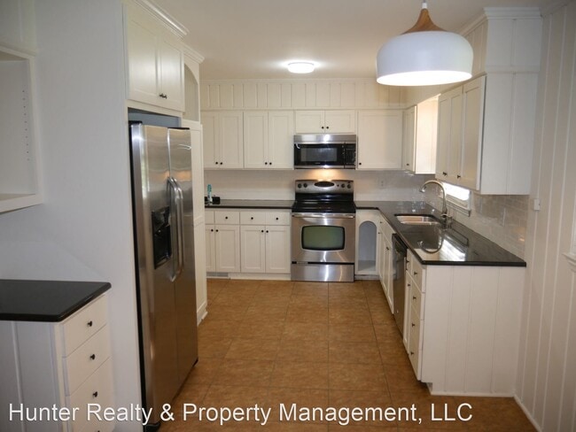Building Photo - 4 br, 3 bath House - 3909 Guinevere Lane