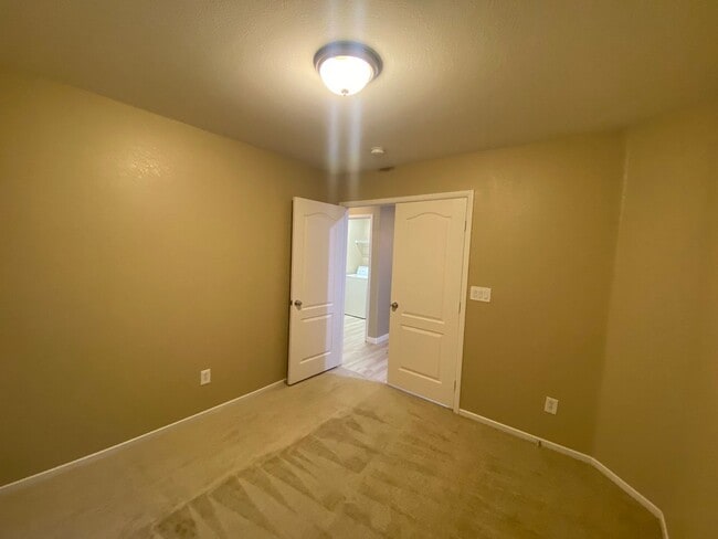 Building Photo - 3408 Conterra Park Ave