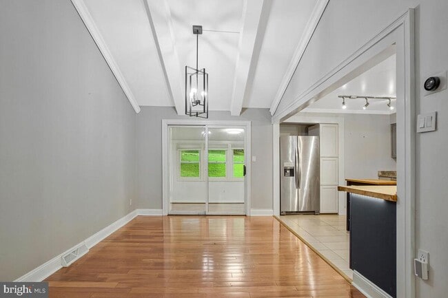 Building Photo - 6162 40 Winks Way