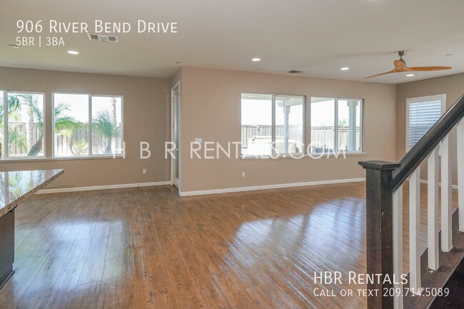 Building Photo - 906 River Bend Dr