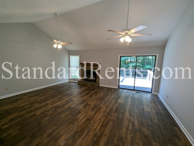Building Photo - 610 Charity Ln SW