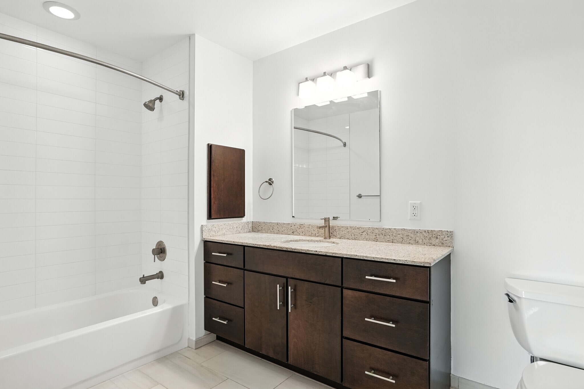 Building Photo - 155 Forest Ave