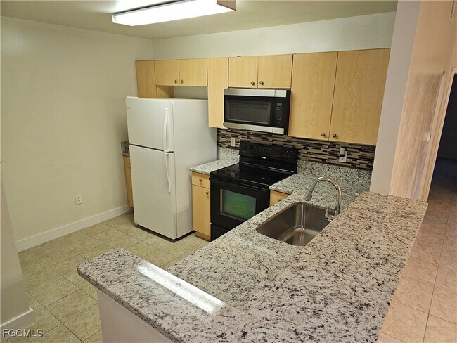 Building Photo - 4104 Bellasol Cir