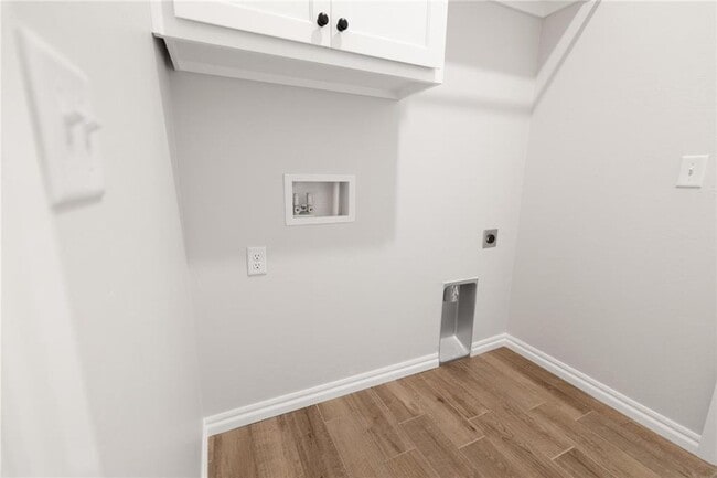 Building Photo - 8233 Hazelwood Way
