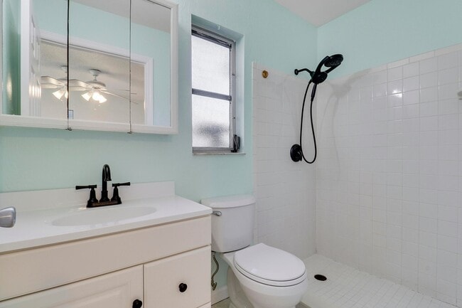 Building Photo - 2145 5th St