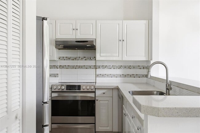 Building Photo - 411 Bermuda Springs Dr