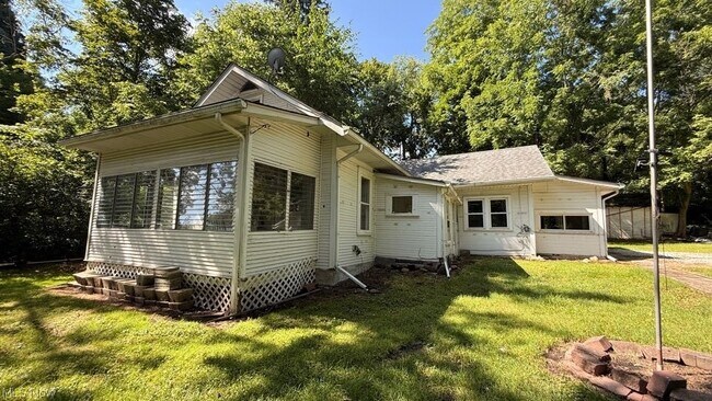 Building Photo - 629 Portage Lakes Drive