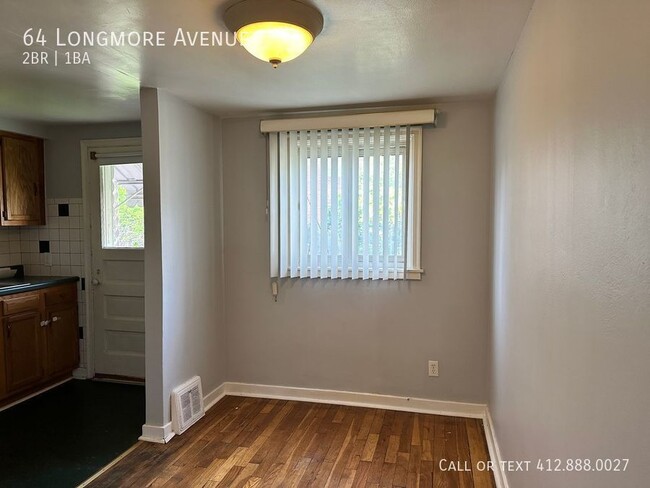 Building Photo - 2 bedroom 1 bath Bellevue!