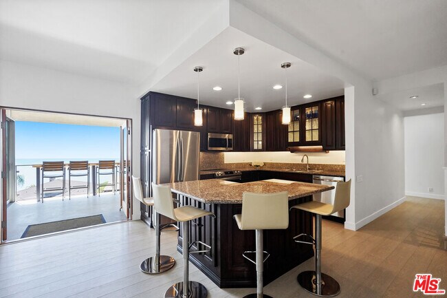 Building Photo - 18101 W Coastline Dr