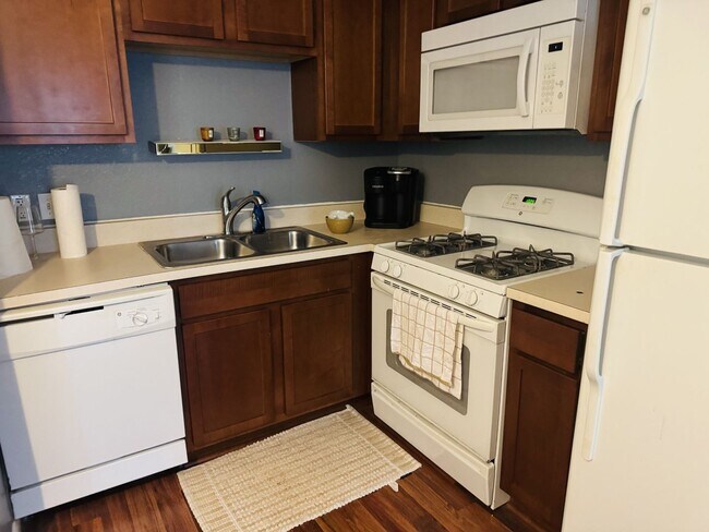 Building Photo - 429 Shadow Point