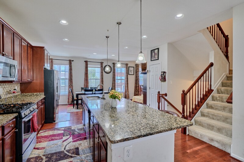 Building Photo - 7863 River Rock Way