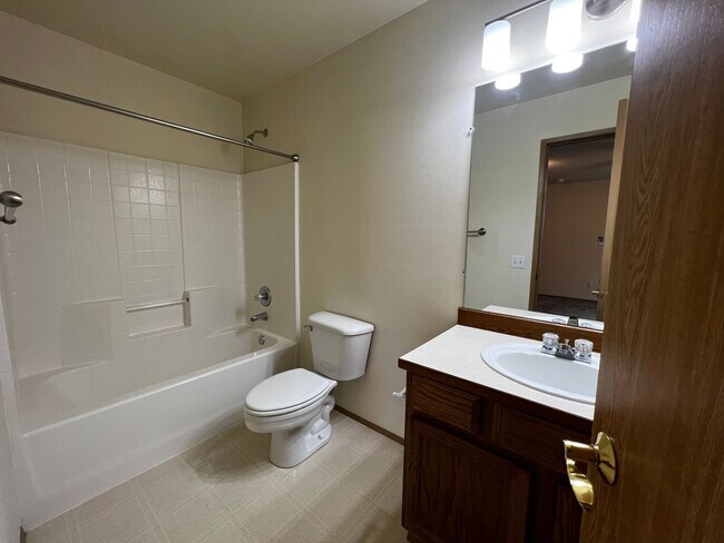 Building Photo - DuPont 2365 SF 3 bedroom plus loft home.