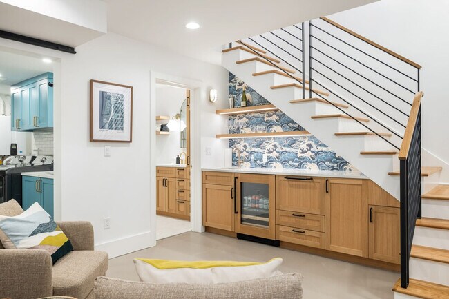 Building Photo - 2453 4th Ave W