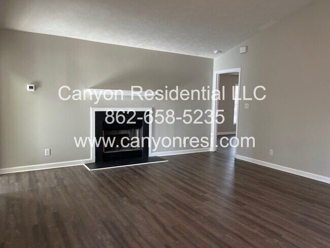 Building Photo - 461 Bedford Knoll Dr