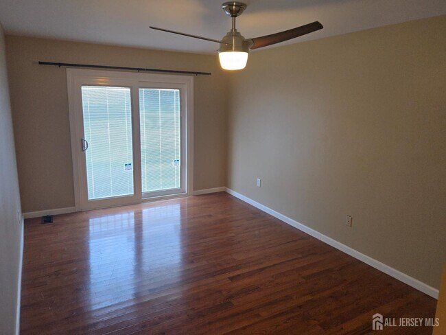 Building Photo - 3612 Bloomingdale Dr