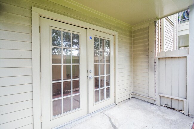 Building Photo - 2120 El Paseo St