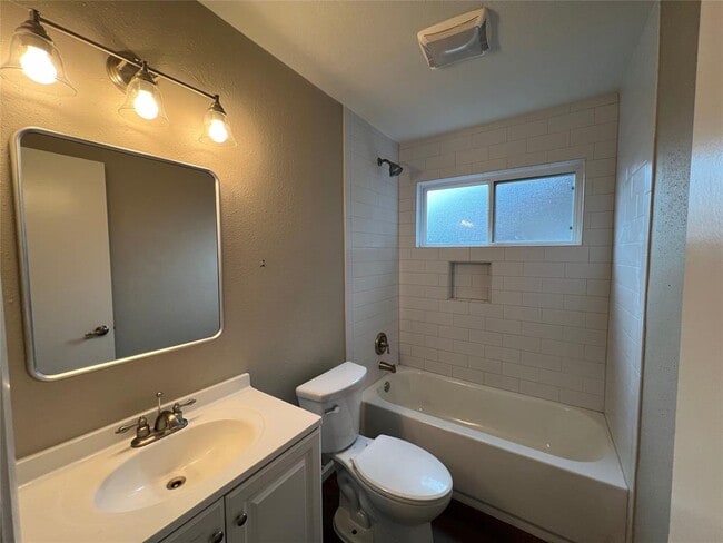 Building Photo - 12603 Hickory Bend Dr