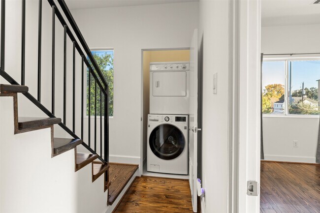 Building Photo - 1524 Blodgett St