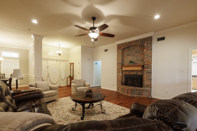 Building Photo - Furnished and For Lease