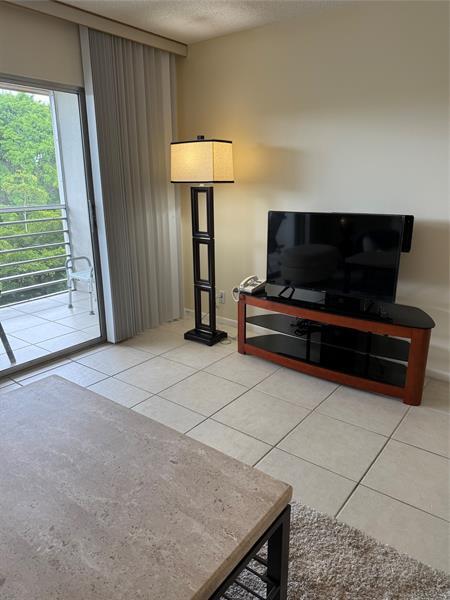 Building Photo - 1601 Abaco Dr