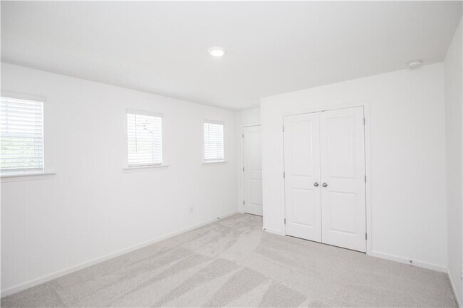 Building Photo - 101 Goshawk St