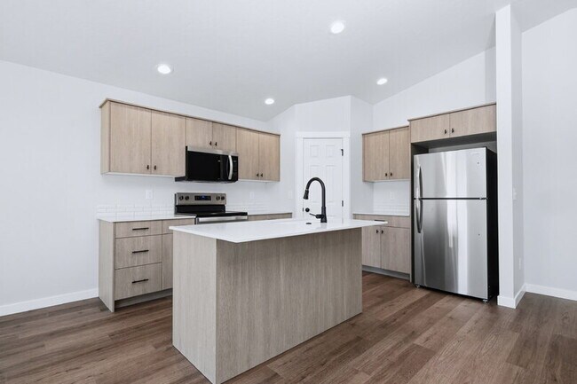 Building Photo - 9093 W Camellia St
