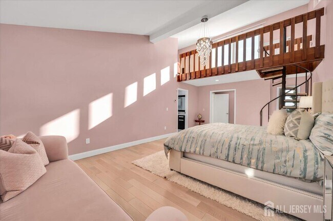 Building Photo - 950 Sunset Ridge